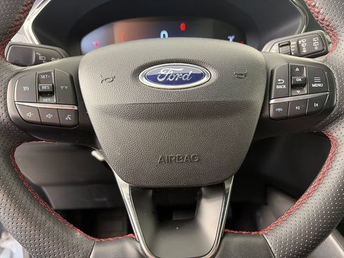 Used 2025 Ford Escape ST-Line Select AWD/4WD image 16