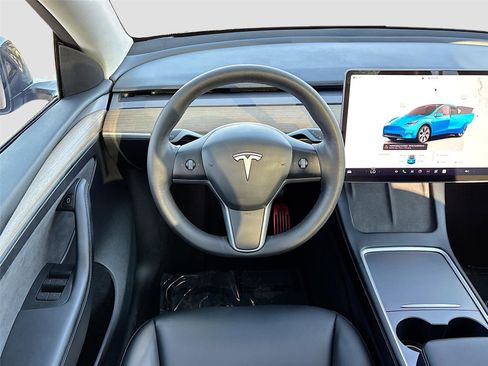 Used 2023 Tesla Model Y Long Range image 24