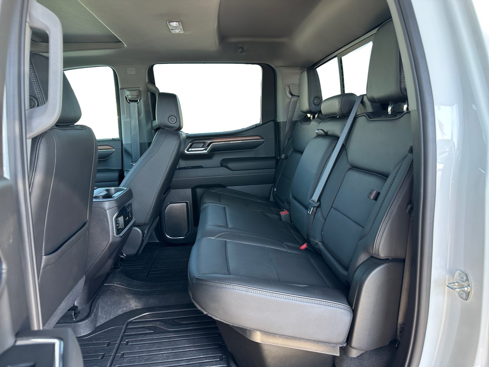 Used 2024 GMC Sierra 1500 Denali w/ Denali Reserve Package AWD/4WD image 13