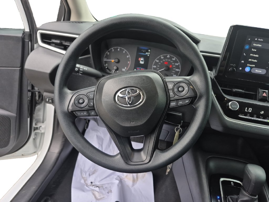 Used 2025 Toyota Corolla LE FWD image 12