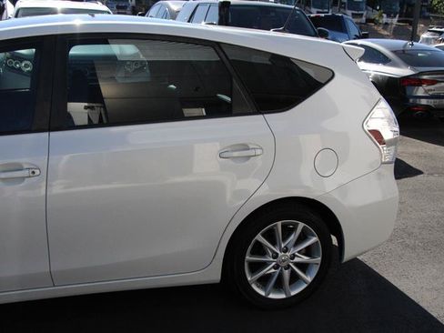 Used 2012 Toyota Prius V Five FWD image 5
