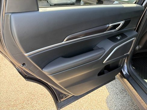 Used 2025 Kia Telluride LX FWD image 21