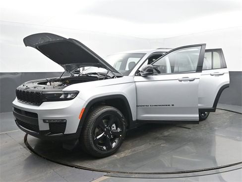 New 2025 Jeep Grand Cherokee L Limited image 56