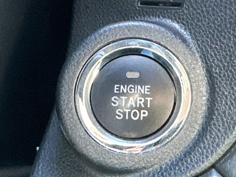 Used 2021 Subaru Outback Limited image 21