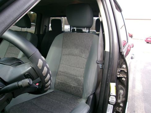 Used 2015 RAM 2500 SLT w/ Luxury Group image 13