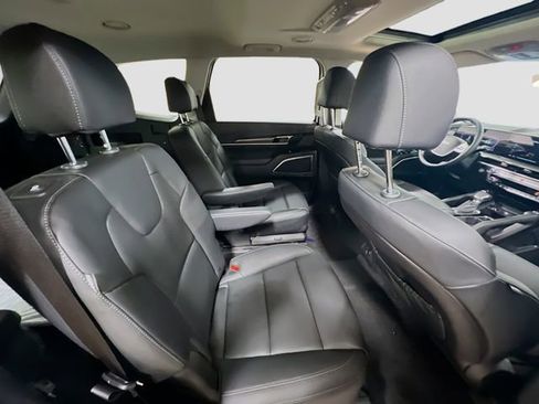 New 2025 Kia Telluride S image 31