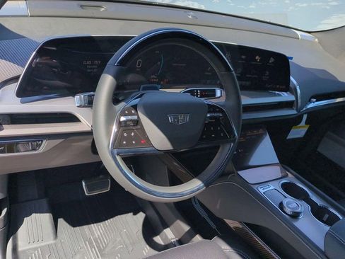 New 2026 Cadillac Vistiq Luxury w/ LPO, Floor Liner Package AWD/4WD image 6