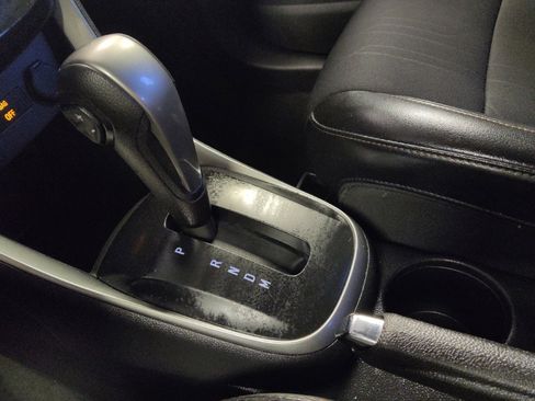 Used 2021 Chevrolet Trax LT w/ Sport Edition FWD image 26