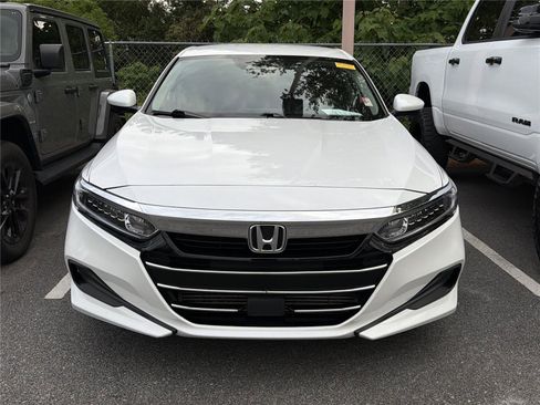 Used 2021 Honda Accord LX image 2