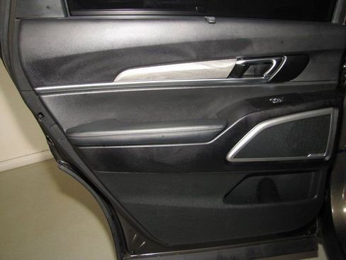 Used 2022 Kia Telluride EX w/ EX Premium Package image 14