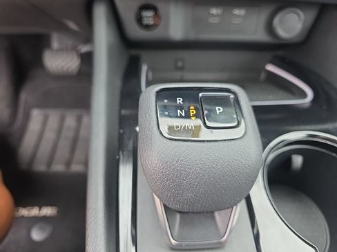 Used 2024 Nissan Rogue SL w/ SL Premium Package AWD/4WD image 23