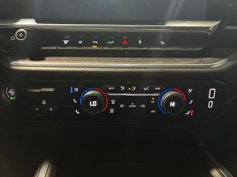 Used 2025 Chevrolet Silverado 3500 LTZ w/ LTZ Premium Package AWD/4WD image 32