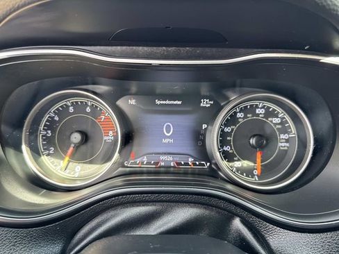 Used 2019 Jeep Cherokee Limited FWD image 26