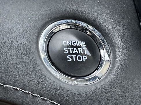 Used 2023 Toyota Highlander XLE image 28