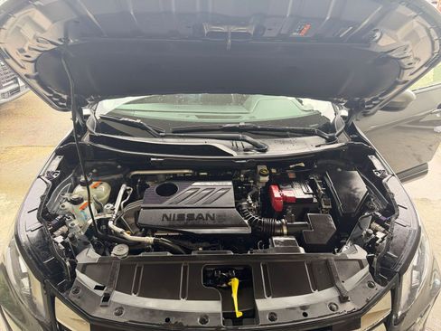 Used 2025 Nissan Rogue SV image 34