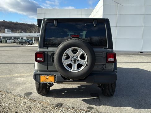 Certified 2022 Jeep Wrangler Unlimited Sport image 5