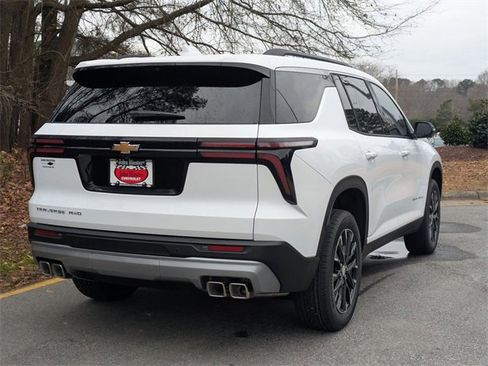 New 2026 Chevrolet Traverse LT w/ Sun and Wheel Package image 2