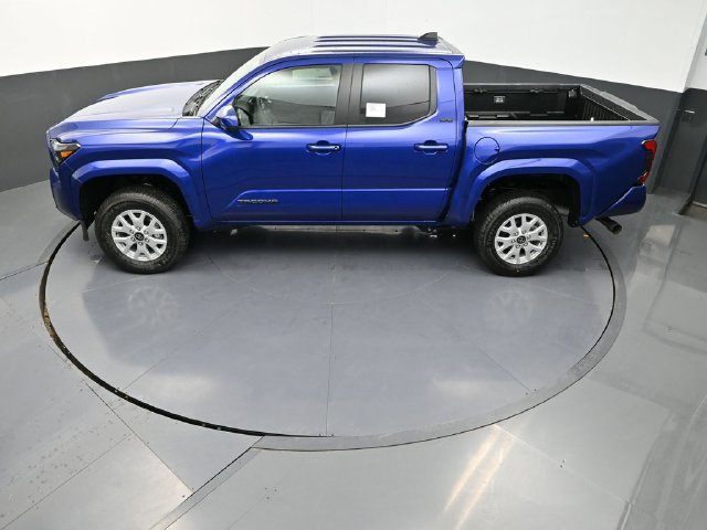 Used 2025 Toyota Tacoma SR5 w/ SR5 Upgrade Package AWD/4WD image 25