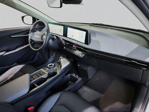 Certified 2024 Kia EV6 Light AWD/4WD image 23