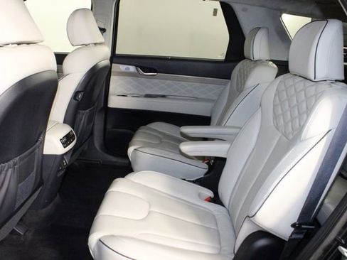 Used 2022 Hyundai Palisade Calligraphy image 14