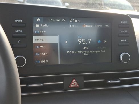 Used 2025 Hyundai Elantra Sport image 16