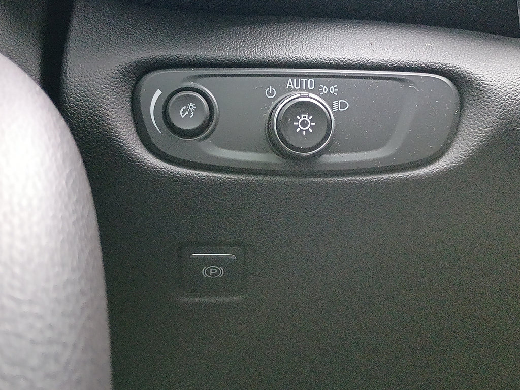 Used 2020 Chevrolet Blazer LT FWD image 20
