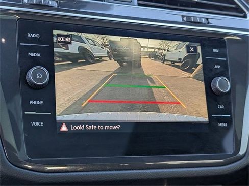 Used 2022 Volkswagen Tiguan SEL R-Line image 14