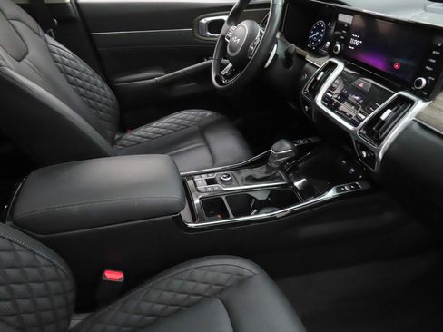 Used 2023 Kia Sorento SX Prestige image 26