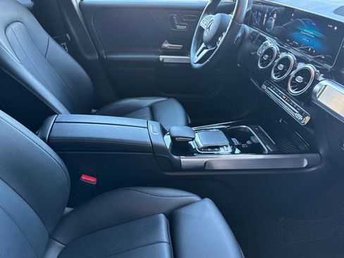 Used 2020 Mercedes-Benz GLB 250 4MATIC image 16