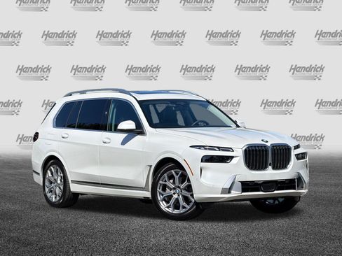 Used 2026 BMW X7 xDrive40i AWD/4WD image 2
