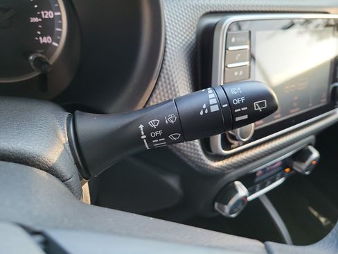 Used 2020 Nissan Kicks SV FWD image 29