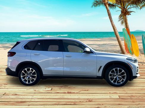 Used 2022 BMW X5 sDrive40i w/ Parking Assistance Package image 7