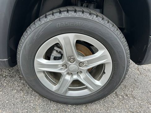 Certified 2023 Jeep Compass Latitude AWD/4WD image 30