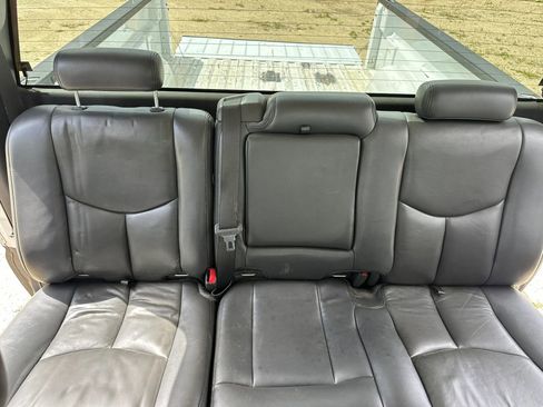 Used 2007 Chevrolet Silverado 2500 LT w/ Heavy-Duty Power Package AWD/4WD image 16