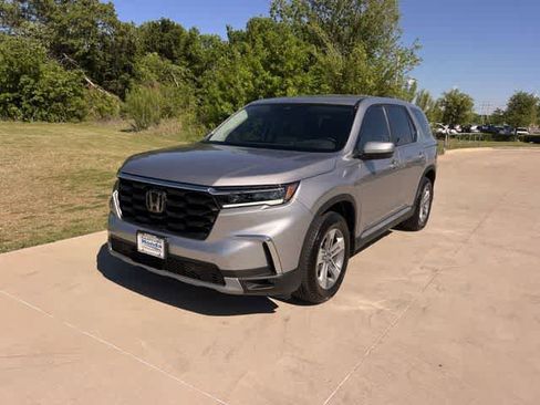 Certified 2025 Honda Pilot EX-L image 2