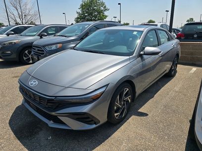 Used 2025 Hyundai Elantra Limited