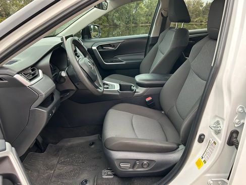 Used 2024 Toyota RAV4 AWD Hybrid image 14