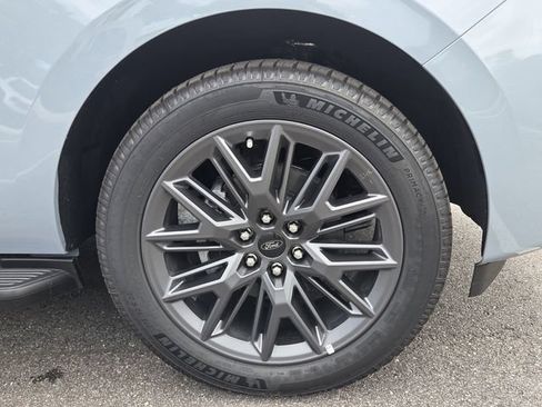 New 2026 Ford Expedition Platinum w/ Stealth Appearance Package AWD/4WD image 11