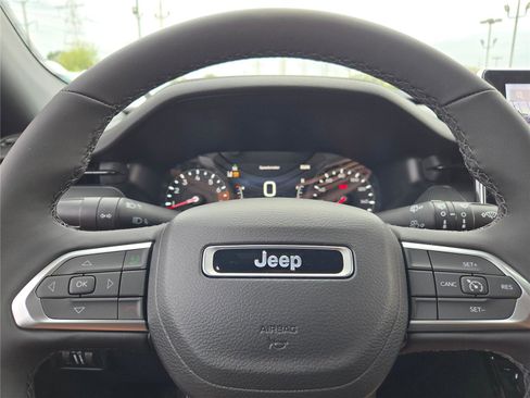 New 2026 Jeep Compass Latitude image 33