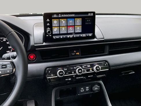 Used 2025 Honda Pilot EX-L image 7