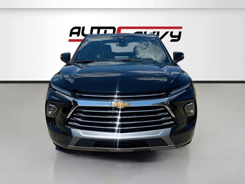 Used 2024 Chevrolet Blazer Premier image 2