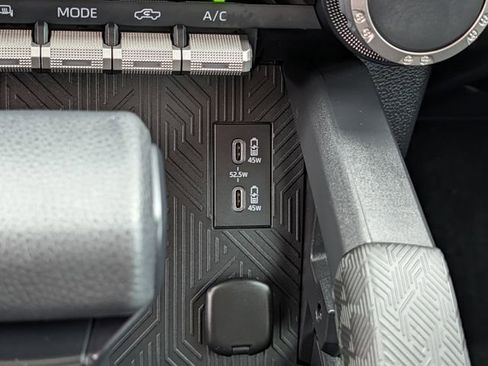 Certified 2025 Toyota Tacoma SR AWD/4WD image 17