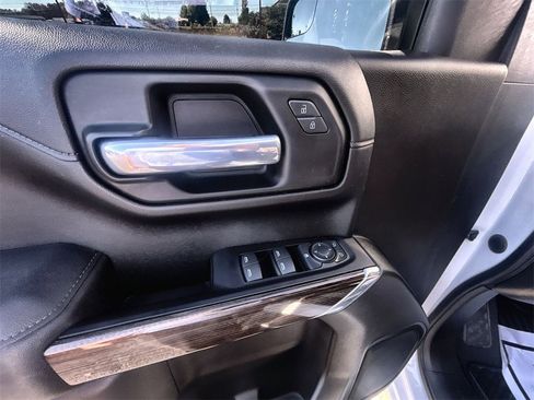 Used 2022 Chevrolet Silverado 1500 LT image 19