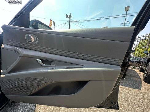 Used 2023 Hyundai Elantra SEL w/ Convenience Package FWD image 19