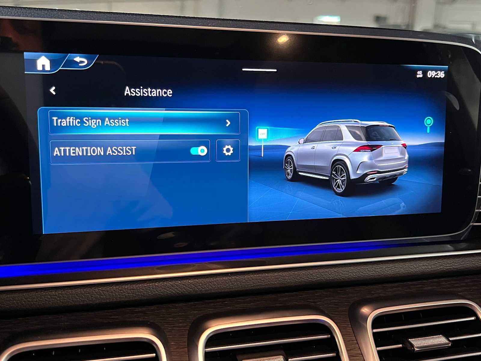 New 2026 Mercedes-Benz GLE 450e 4MATIC image 40