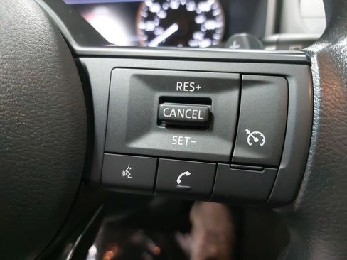 Used 2023 Nissan Rogue S image 17