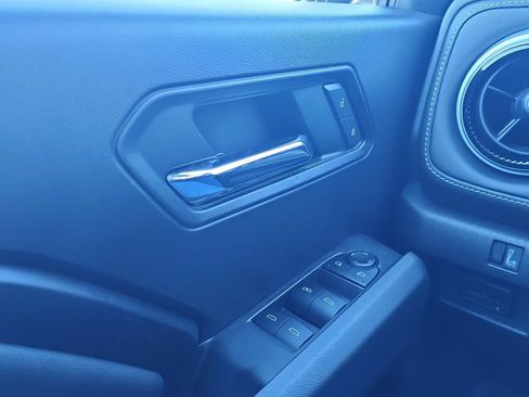 Used 2023 Chevrolet Colorado LT w/ LT Convenience Package RWD image 13