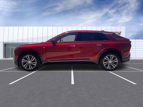 Certified 2025 Cadillac Lyriq Luxury AWD/4WD image 5