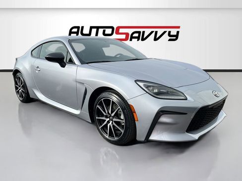 Used 2023 Toyota GR86 image 1