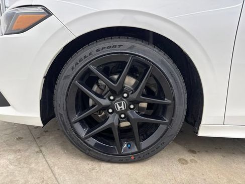 Used 2024 Honda Civic Sport image 9